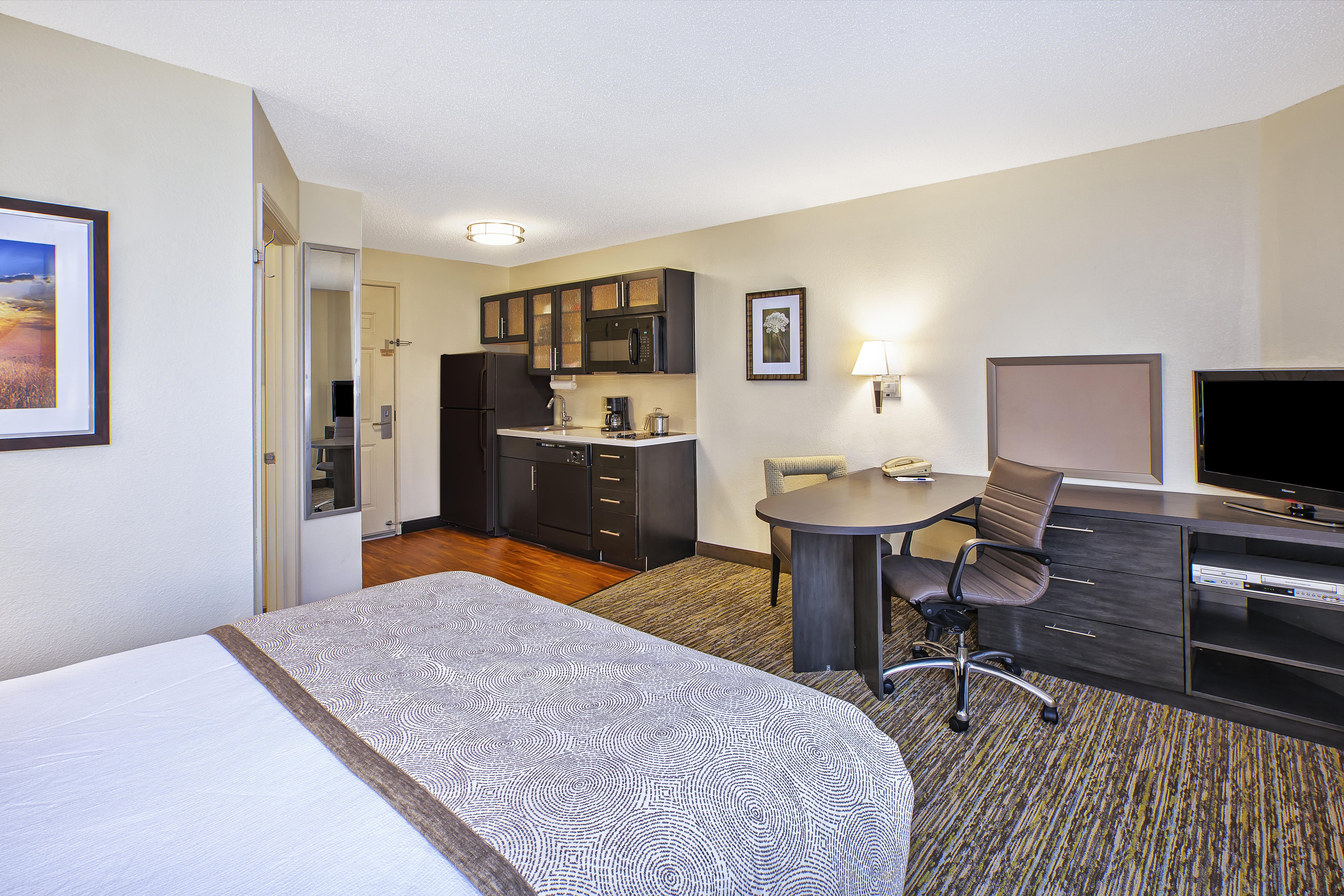Candlewood Suites Indianapolis Northeast By Ihg Bagian luar foto