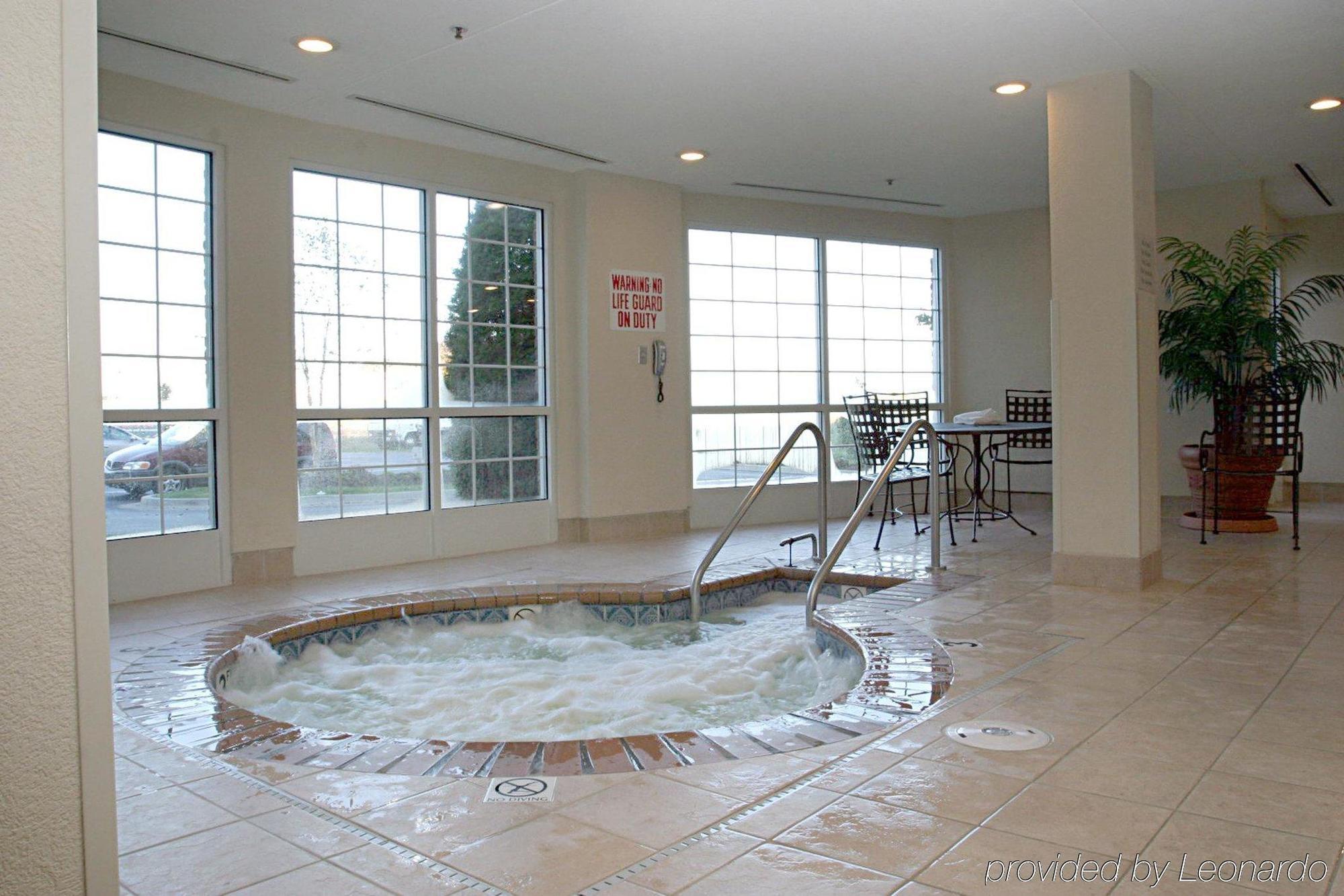 Candlewood Suites Indianapolis Northeast By Ihg Bagian luar foto
